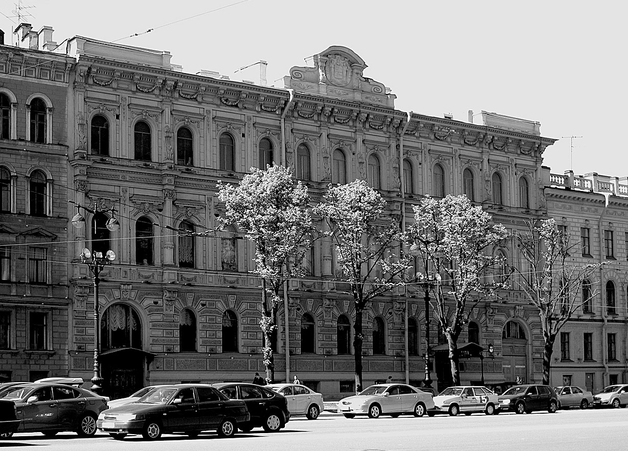 Здание, в котором располагался Государственный институт истории искусств (Исаакиевская пл., д. 5). Фотография А. Дмитренко, май 2008 г.
