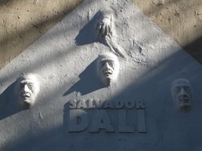 Памятники Дали, Хармсу, Шостаковичу и Лихачеву хотят снести