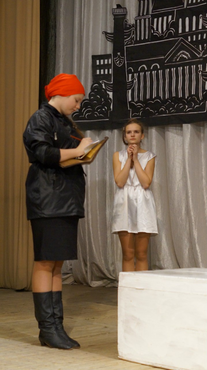 Спектакль по Хармсу «Зачем нам буквы-рцы?» в Новосибирске
