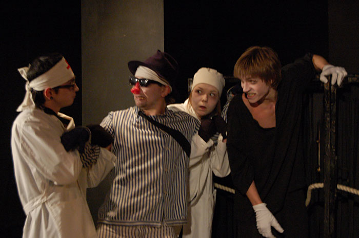 Театр на набережной приглашает на спектакль «Елизавета Бам» по пьесе Даниила Хармса