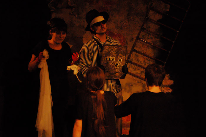 Театр на набережной приглашает на спектакль «Елизавета Бам» по пьесе Даниила Хармса